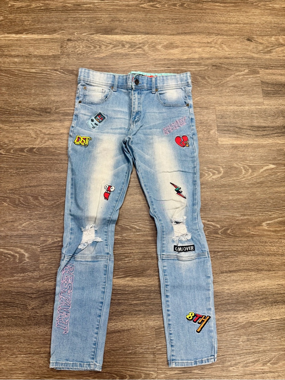 8ighth Dstrkt Men’s 32x32 Embroidered Patch Distressed Light Wash Jeans